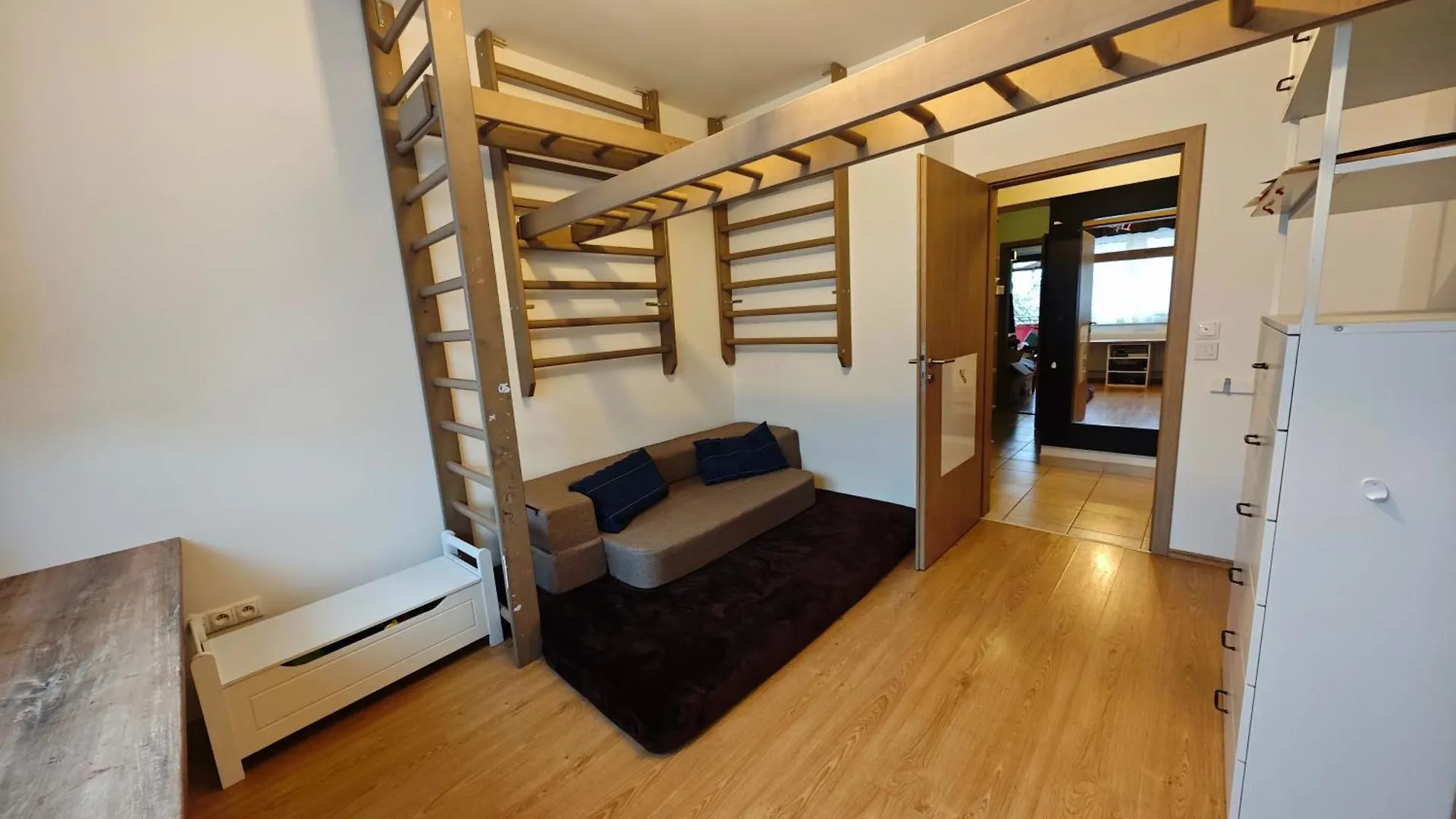 Apartment Sauna Apartament Zenklova 1, 4 Rooms, Terase, Garden, Sauna Prague