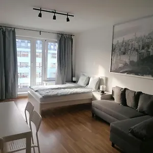 Brand New #71 With Free Secure Parking In The Center Praha