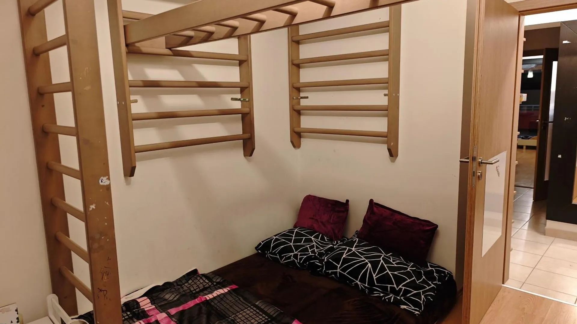 Sauna Apartament Zenklova 1, 4 Rooms, Terase, Garden, Sauna Praha